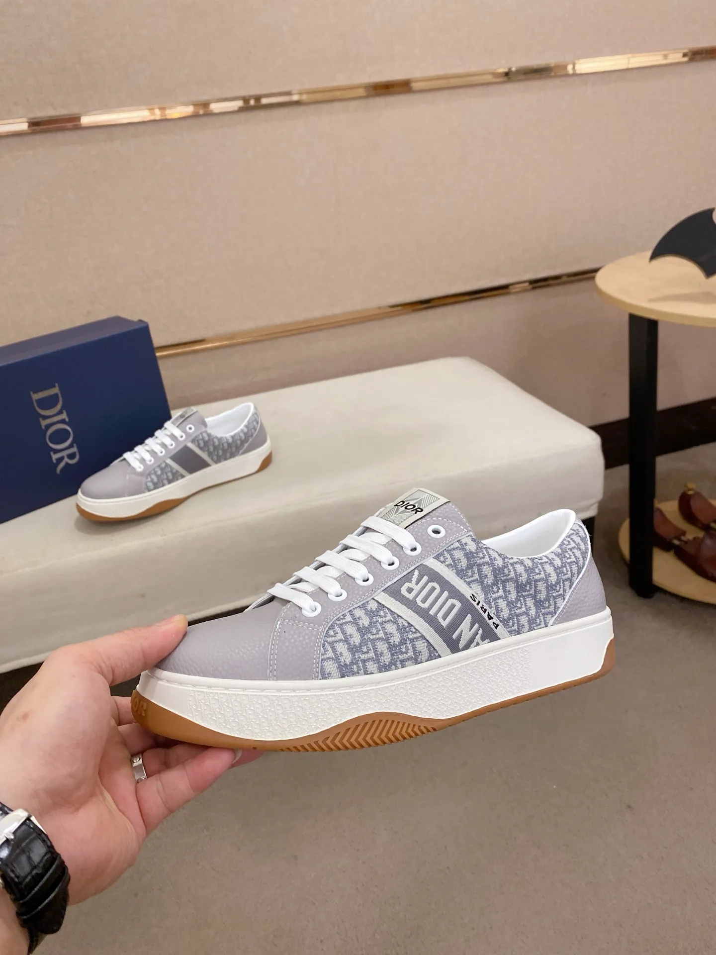 Men's men's shoes 💰 400💰🇮🇹🇮🇹Dior D new model is on sale at the same time, upper 🇮🇹Imported stretch fabric from Italy Fully imported sheepskin lining💪💪, completely 1⃣️ to 1⃣️🇮🇹💪💪, ⚠Sole: Original sole provided by the original factory, exclusive movable molded sole super comfortable, ⚠Original factory follow-up, 🔍🔍high quality, you can come in and out at will, welcome to compare⚠. Code number: 38-44 (45 is custom-made and cannot be returned or exchanged)